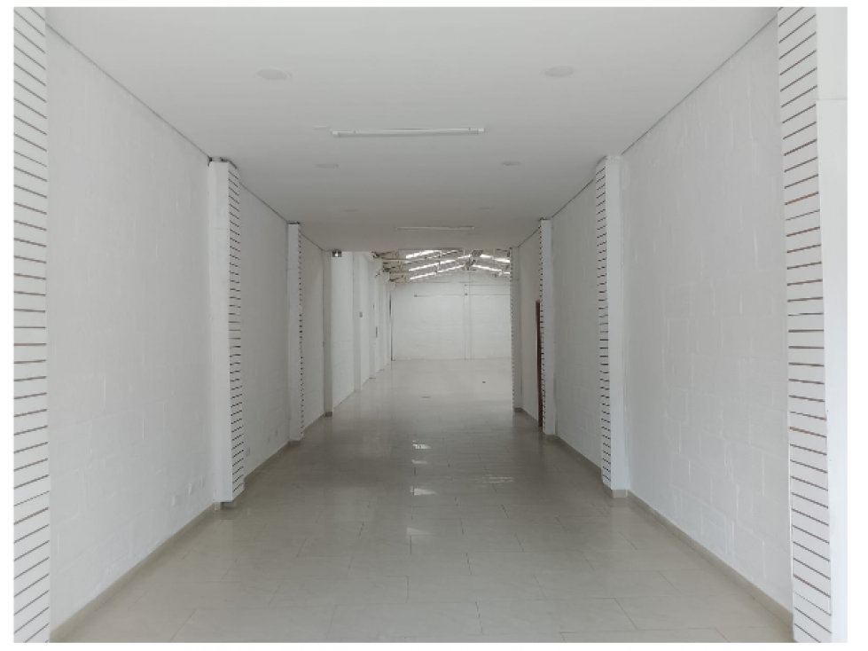 ARRIENDO BODEGA TOBERIN 320 M2 20 KVA — foto 4