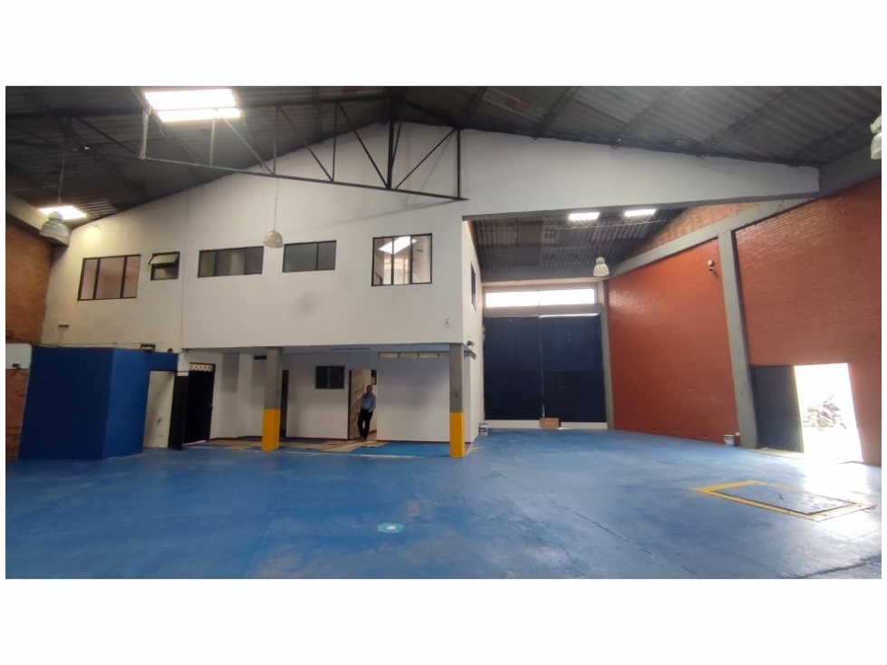 ARRIENDO BODEGA ALQUERIA LA FRAGUA 740 M2 25 KVA — foto 3