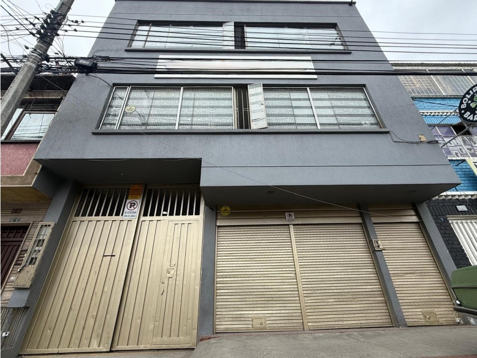 ARRIENDO BODEGA BENJAMIN HERRERA 650 M2 - 1