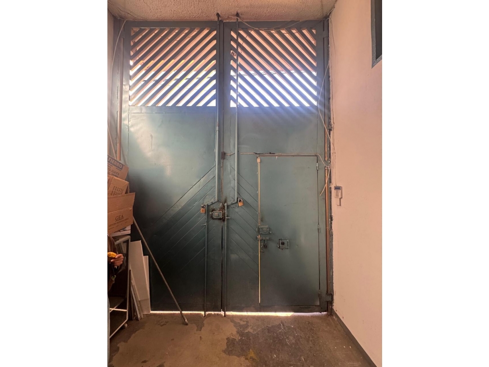 VENTA BODEGA PUENTE ARANDA 210 M2 — foto 3