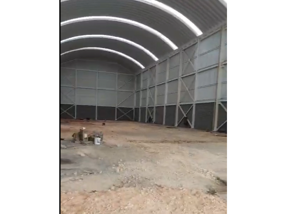 VENTA BODEGA PARQUE INDUSTRIAL 1.800 M2 75 KVA - 2