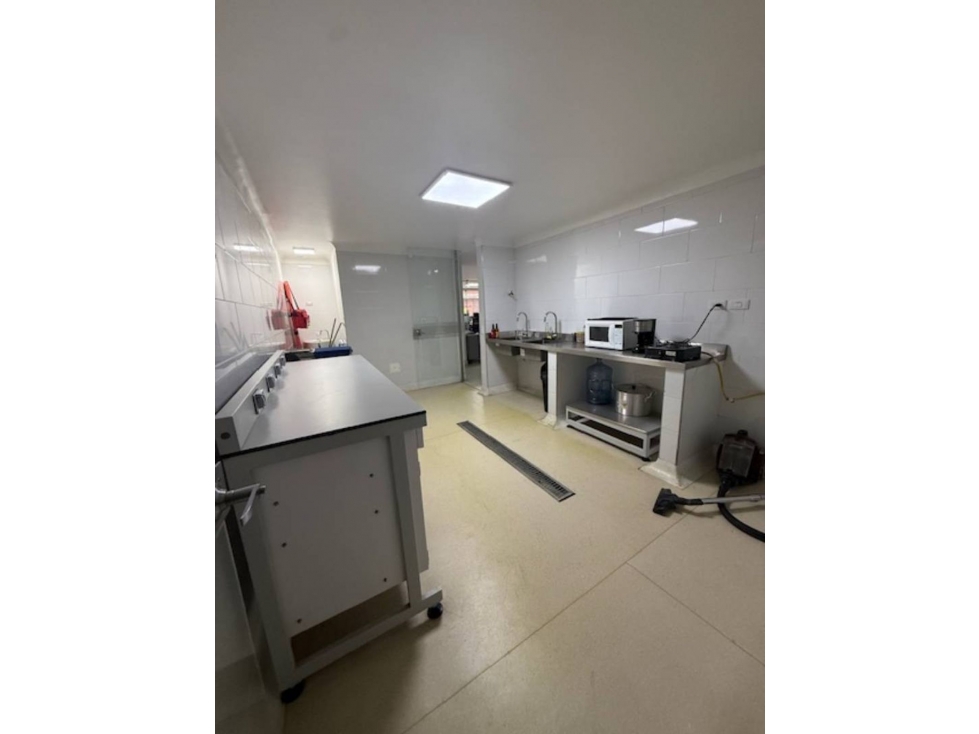 ARRIENDO BODEGA JORGE ELIÉCER GAITÁN 634 M2 — foto 6
