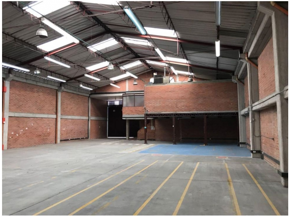 ARRIENDO BODEGA PARQUE INDUSTRIAL 780 M2 225 KVA