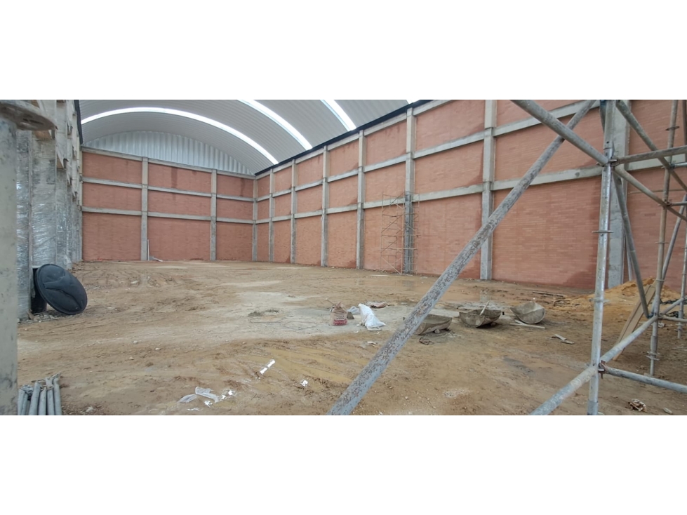 ARRIENDO BODEGA ZONA FRANCA 2.729,38 M2 - 5