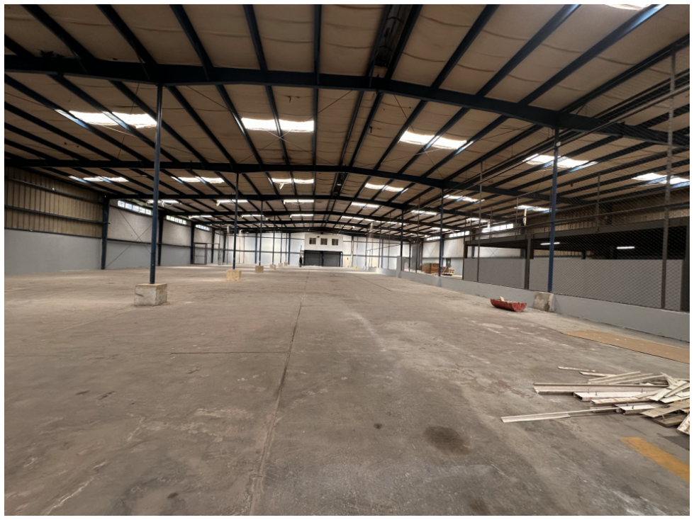 ARRIENDO BODEGA ENGATIVA 2.500 M2 50 KVA — foto 3