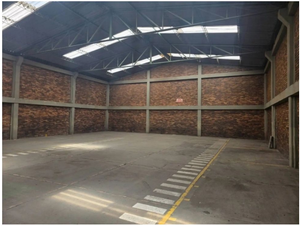 VENTA BODEGA PUENTE ARANDA 865 M2 10 KVA - 6