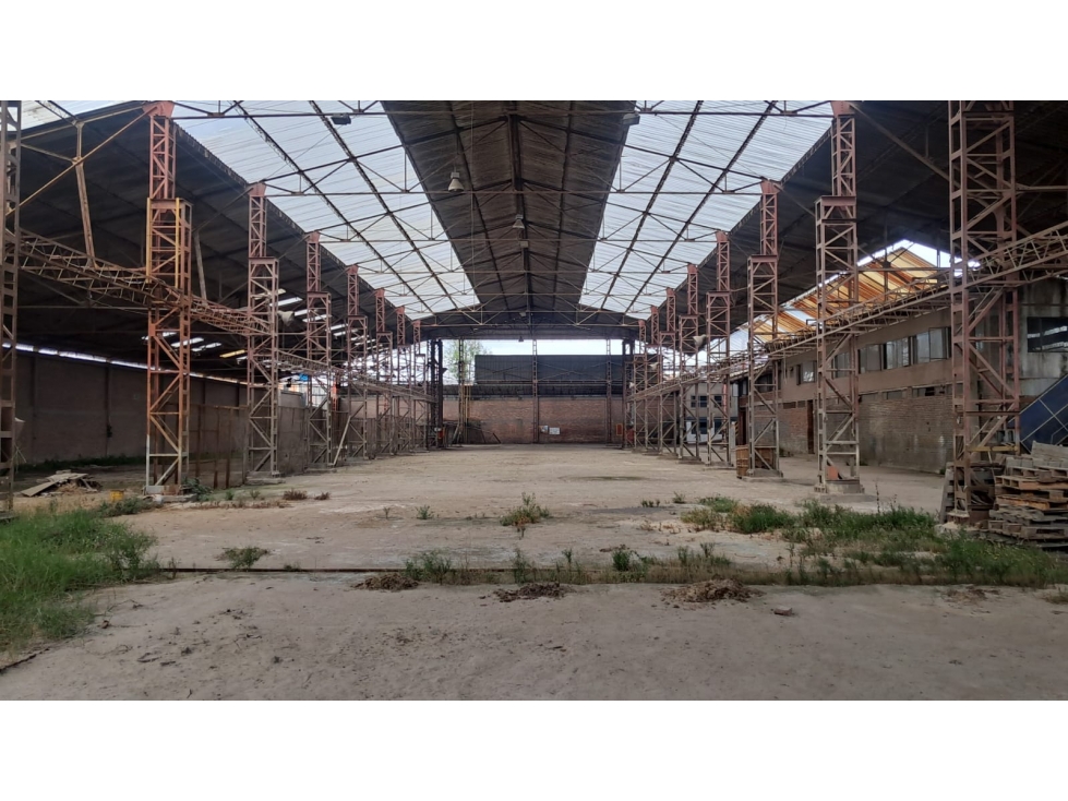 VENTA Y/O ARRIENDO BODEGAS CAZUCA 7.481 M2 9 KVA - 6