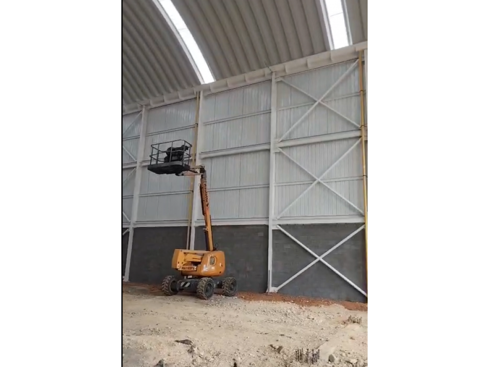 VENTA BODEGA PARQUE INDUSTRIAL 1.800 M2 75 KVA - 3