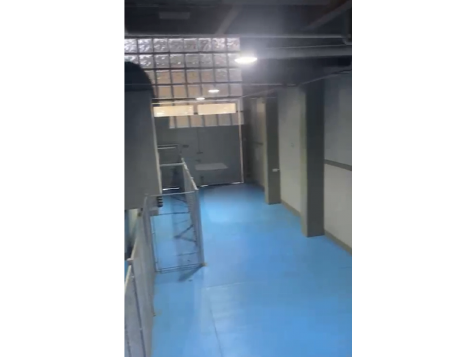ARRIENDO BODEGA FONTIBON 242 M2 15 KVA - 5