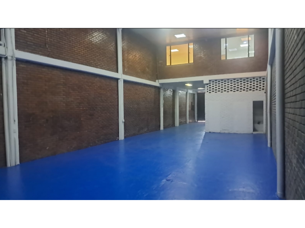 VENTA Y/O ARRIENDO BODEGA BARRIOS UNIDOS 360 M2