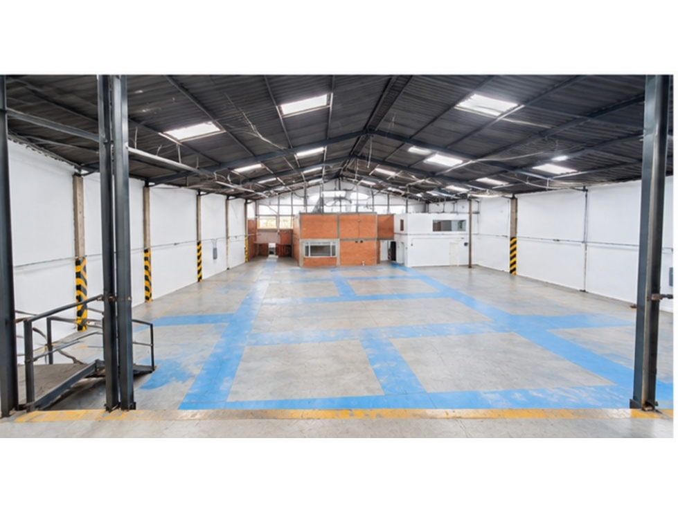 ARRIENDO BODEGA ENGATIVA 1.000 M2 19 KVA - 2
