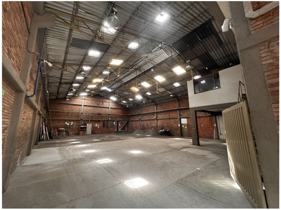 ARRIENDO BODEGA PUENTE ARANDA 1.000 M2 100 KVA - 1