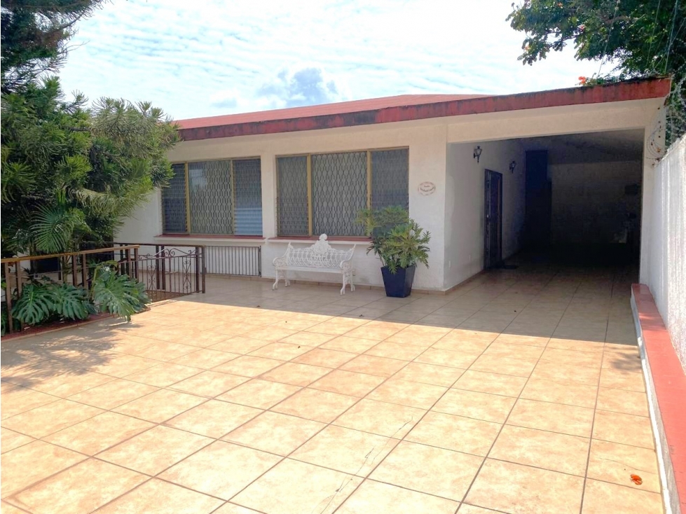 Casa Venta Lomas de Atzingo, Cuernavaca Mor. (U. suelo Comercial)
