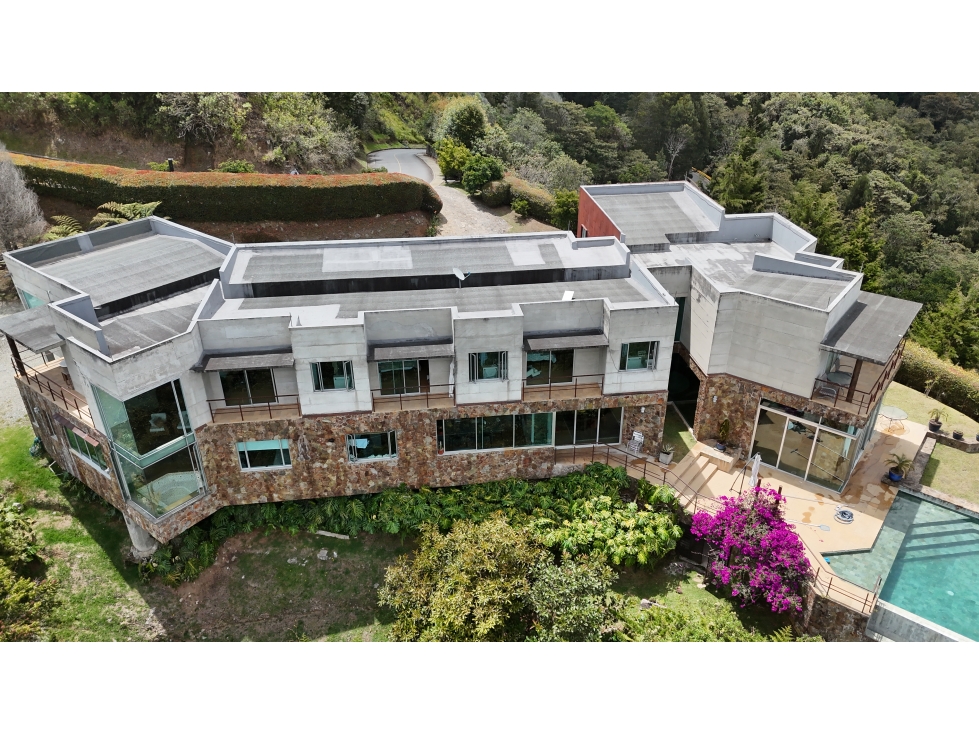 VENTA DE LUJOSA CASA EN LAS PALMAS , MEDELLIN