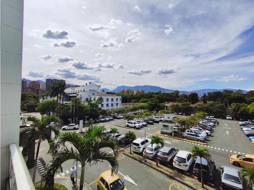 CONSULTORIOS CON SALA DE ESPERA CLINICA LAS AMERICAS