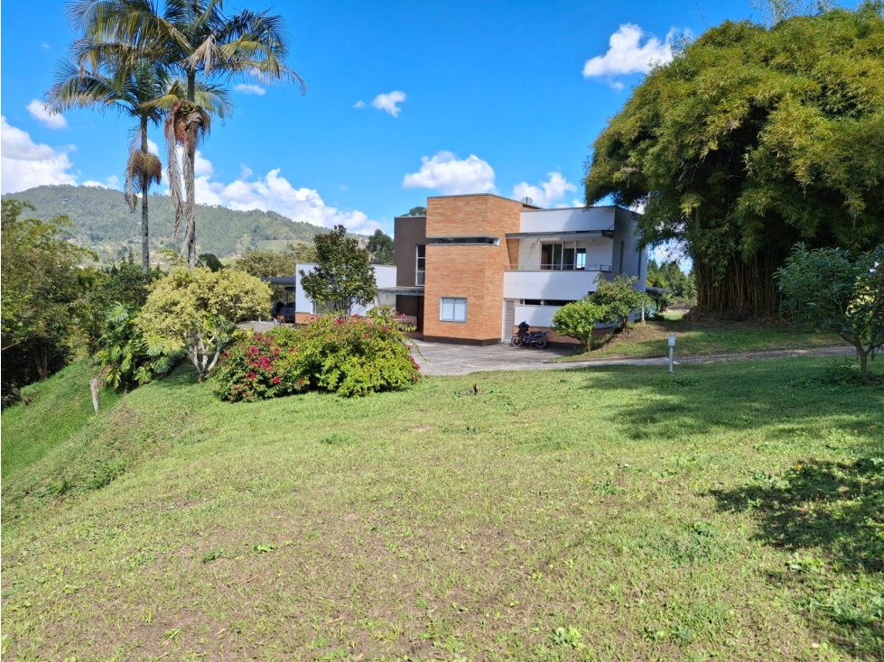 VENTA DE CASA CAMPESTRE EN GUARNE ANT. VDA HOJAS ANCHAS — foto 2