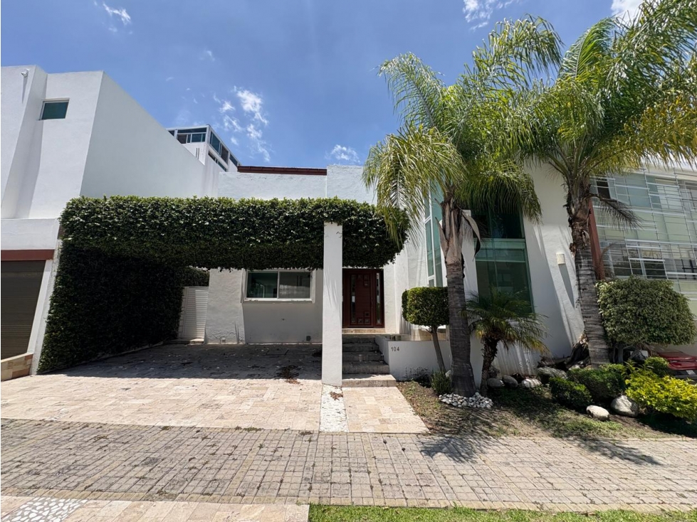 RESIDENCIA EN VENTA LOMA DE ANGELOPOLIS
