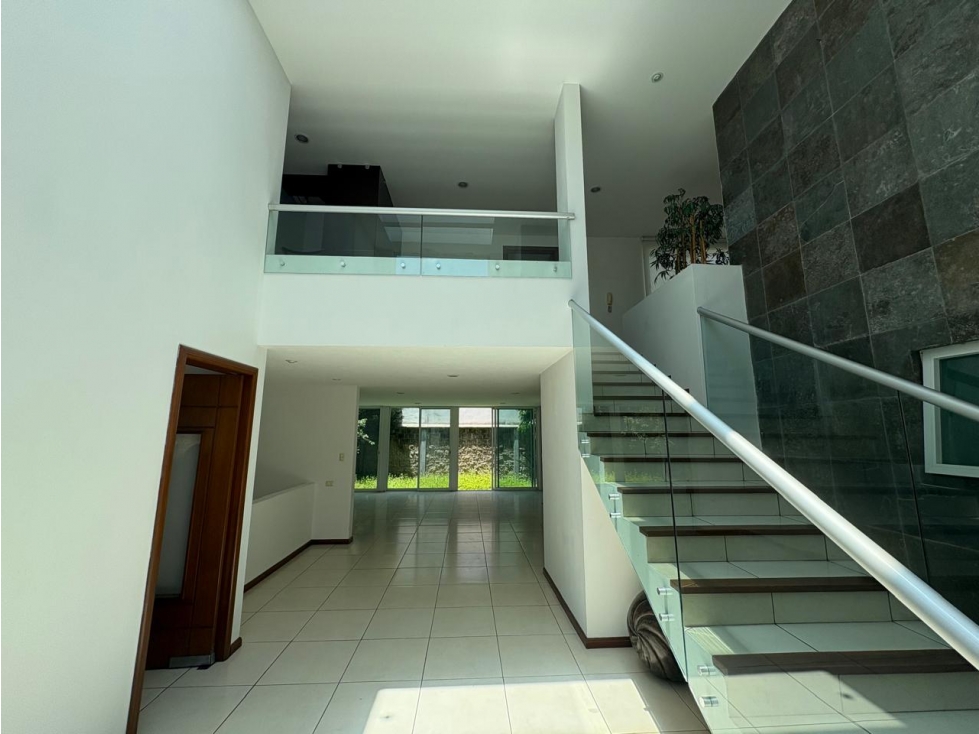 RESIDENCIA EN VENTA LOMA DE ANGELOPOLIS — foto 2