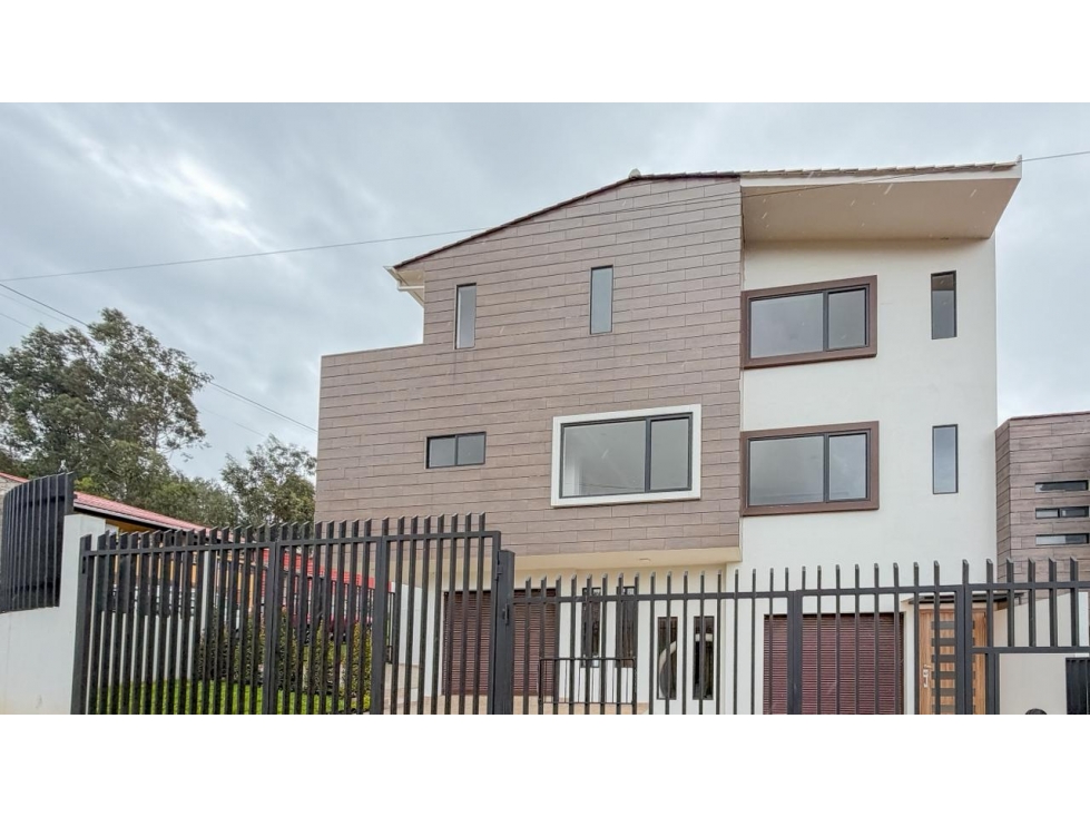 Casa rentera en venta sector Huizhil, Cuenca.