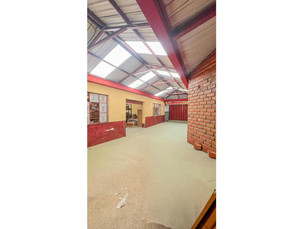 Casa comercial en venta - Sector Chola Cuencana - 3