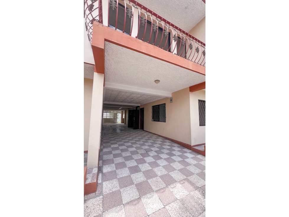 Casa comercial en renta sector Aeropuerto. - 1