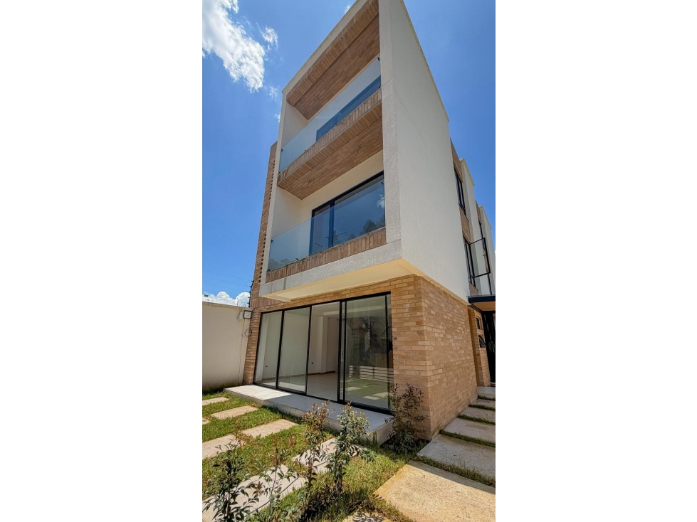 Casa en venta Av. Primero de Mayo