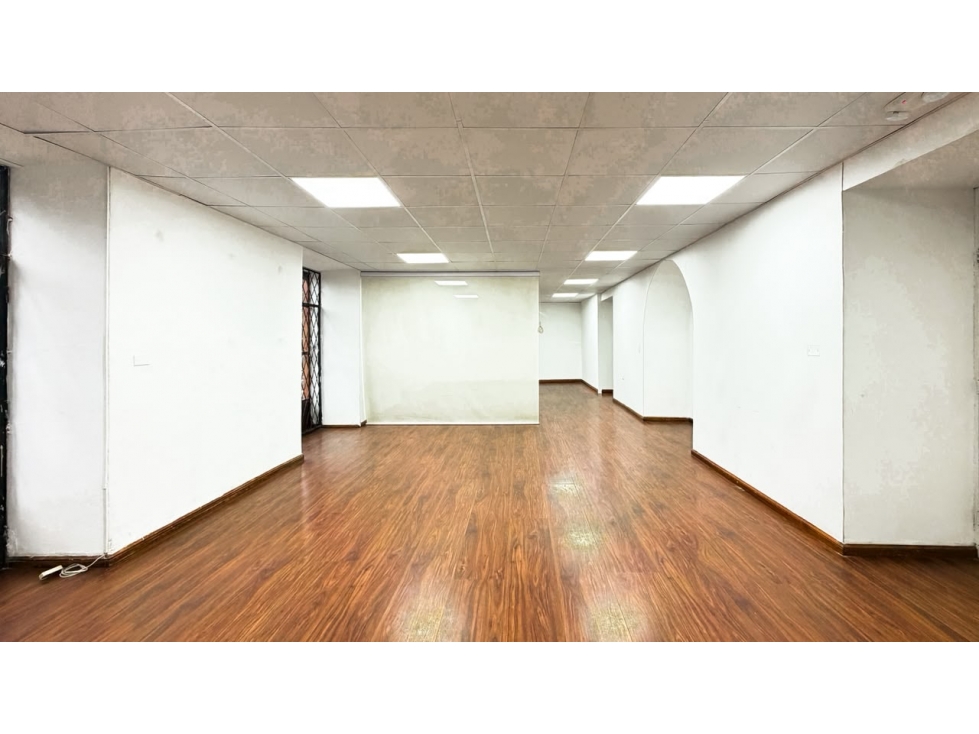 ¡Local comercial en renta frente al Parque San Blas! - 2