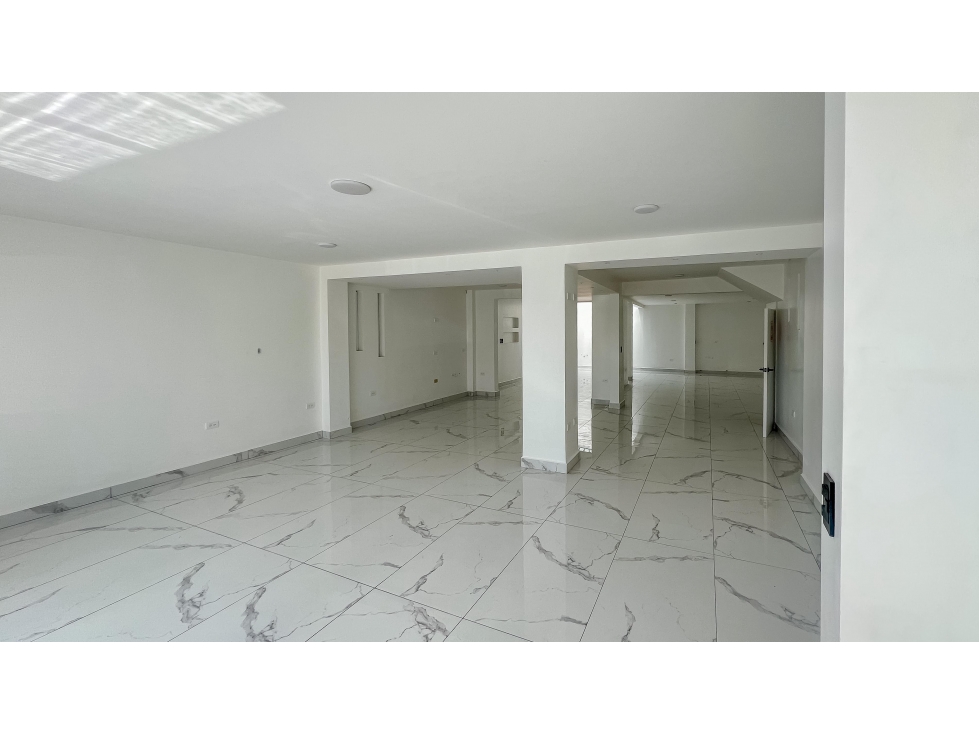 EDIFICIO CORPORATIVO EN RENTA SECTOR REMIGIO CRESPO, CUENCA - 6