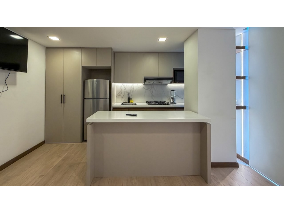 Suite amoblada en renta, Av. Primero de Mayo - 1