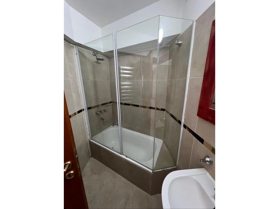 En venta depto de 1 dorm sobre avenida principal, cochera y pileta — foto 5