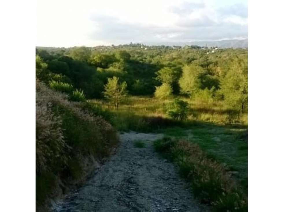 Opotunidad de inversión, terreno de 7484 m2 en Bialet Masse - 1
