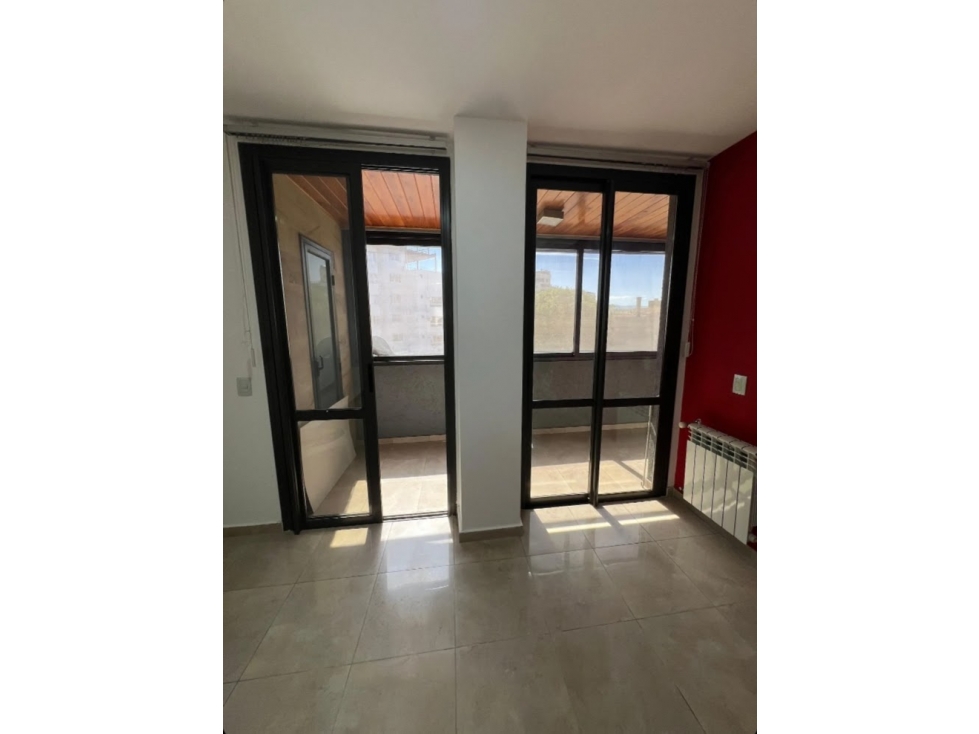 En venta depto de 1 dorm sobre avenida principal, cochera y pileta — foto 3