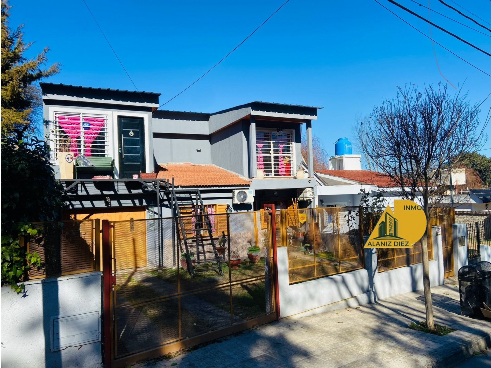 En Venta casa + departamento en Villa Independencia