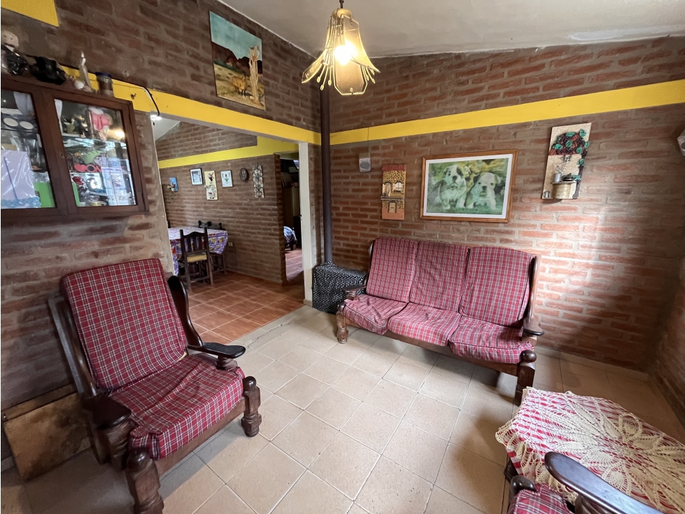 Oportunidad! Casa + 2 deptos en Mayu Sumaj - 2