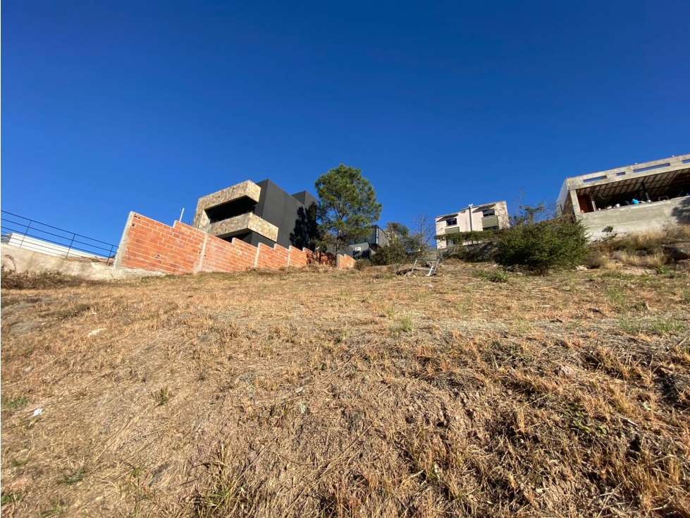 En venta terreno en barrio Becciu - 2