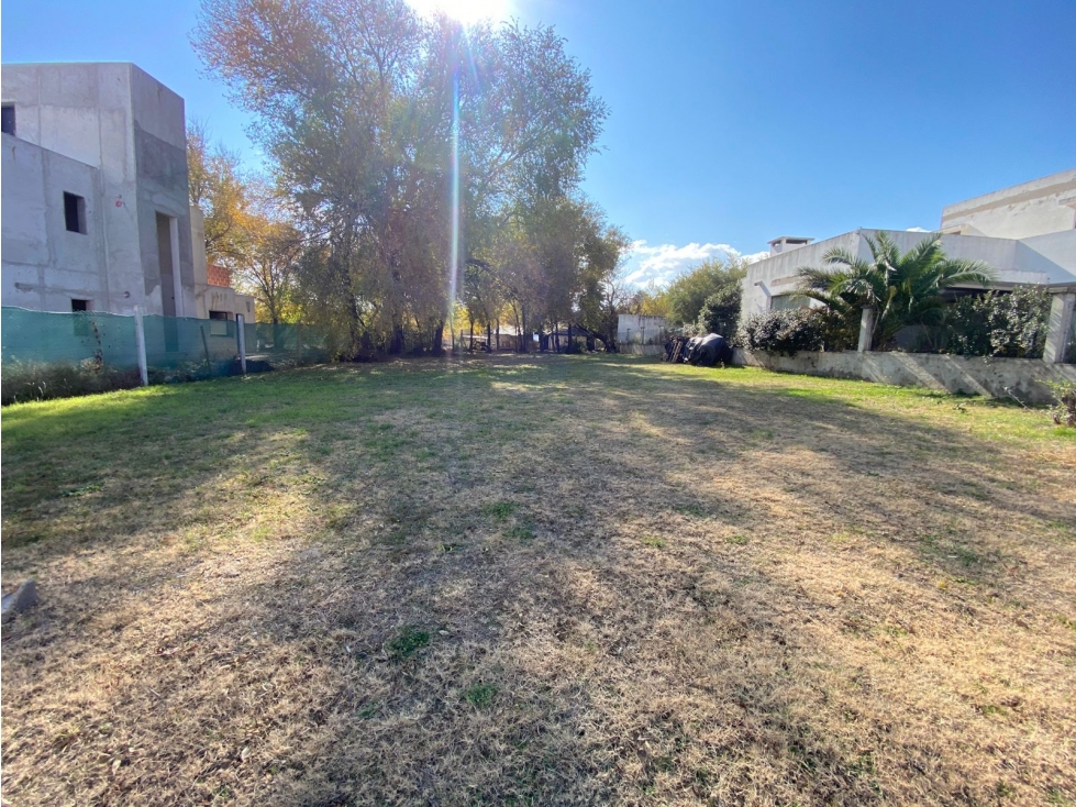 En venta terreno en barrio cerrado El Dorado 2 - 5