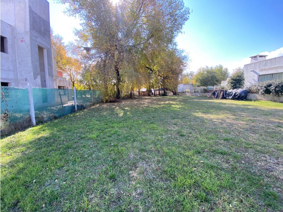 En venta terreno en barrio cerrado El Dorado 2 - 6