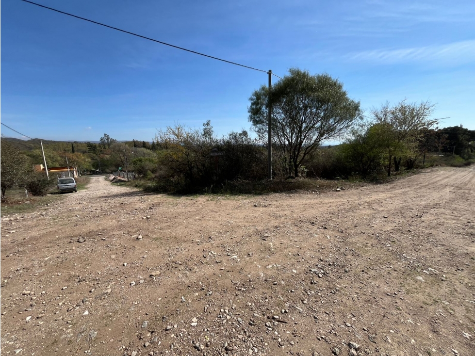 En venta terreno de 1400 m2 en Las Jarillas - 2
