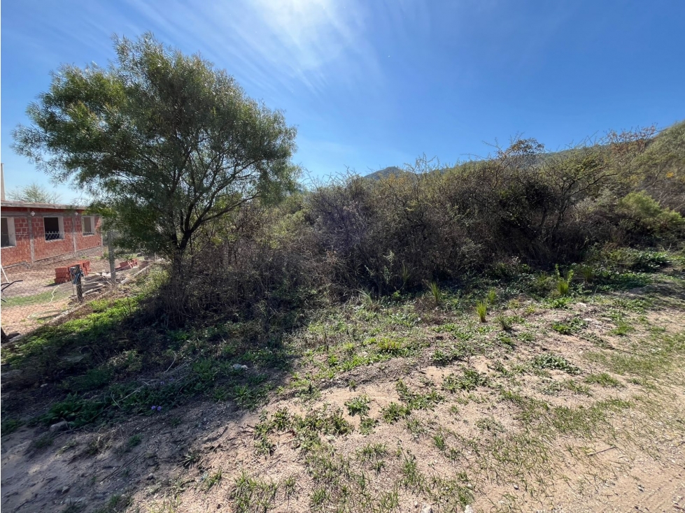 En venta terreno de 1400 m2 en Las Jarillas - 5