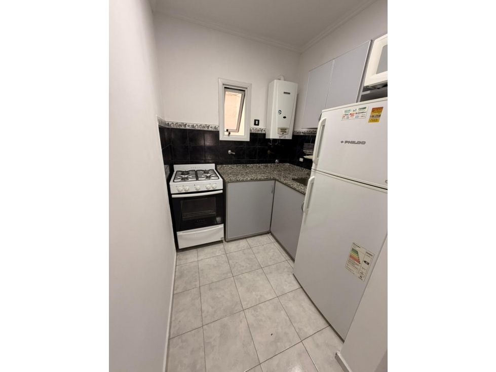 En venta depto 2 dormitorios a 300 de la peatonal. Pileta y cochera. — foto 4