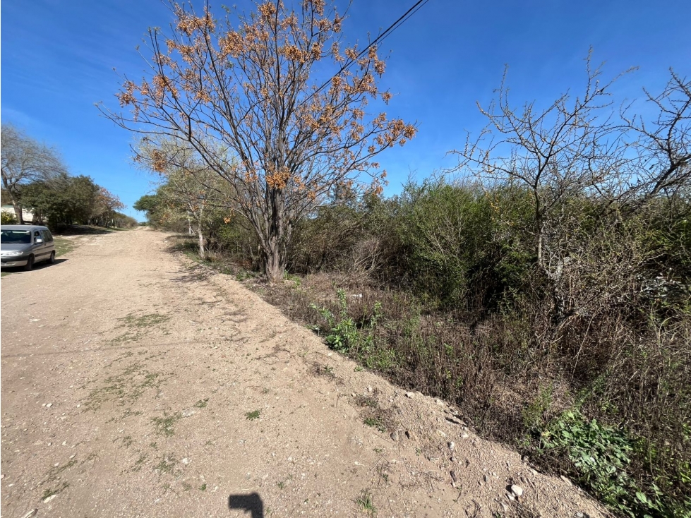 En venta terreno de 1400 m2 en Las Jarillas - 4
