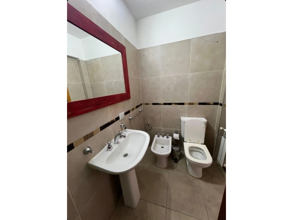 En venta depto de 1 dorm sobre avenida principal, cochera y pileta — foto 6