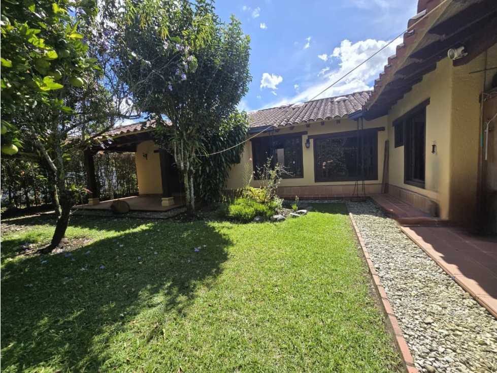 Casa Campestre en unidad abierta - Gualanday - Rionegro Antioquia