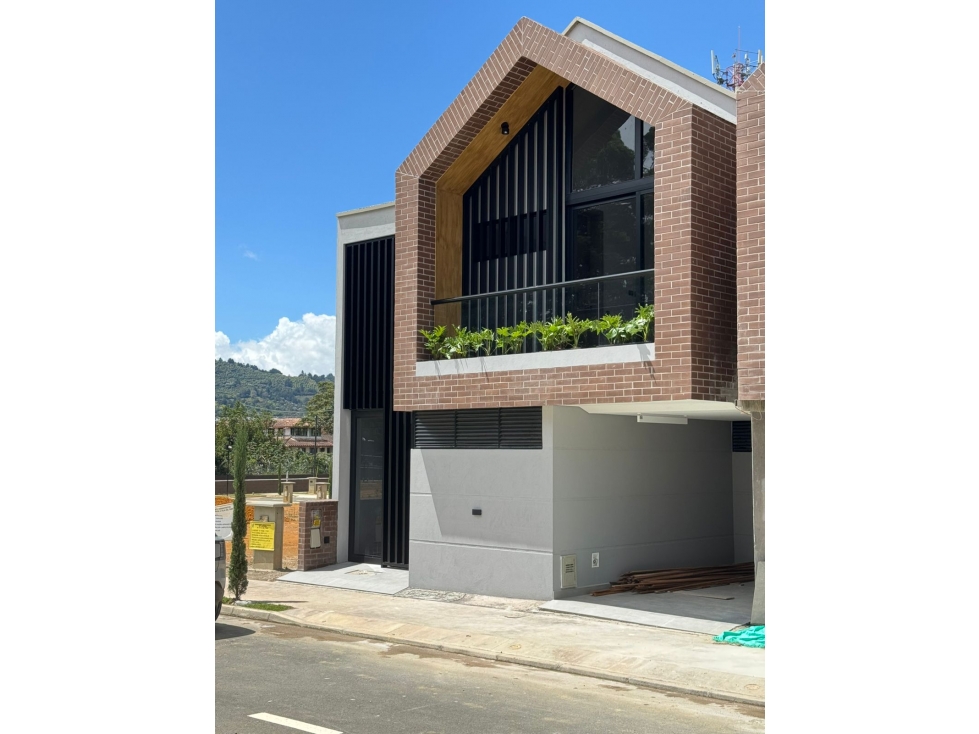 Casa en unidad cerrada - La Ceja