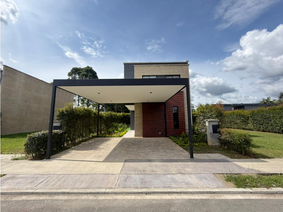 Casa en unidad cerrada - Rionegro