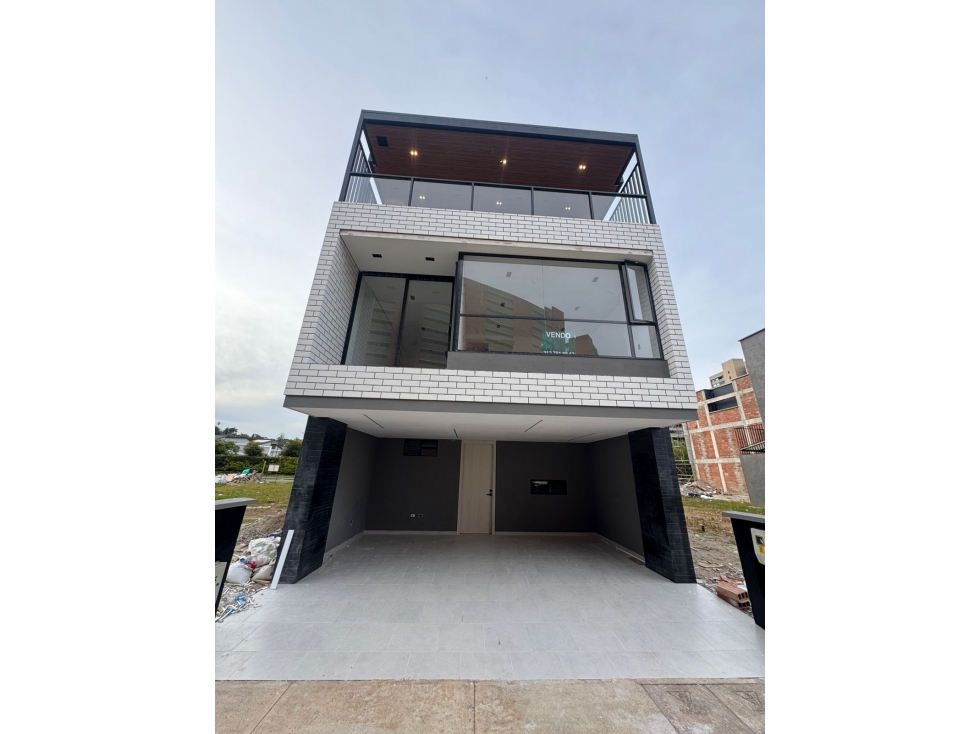 Casa en unidad cerrada - Rionegro - Barro Blanco