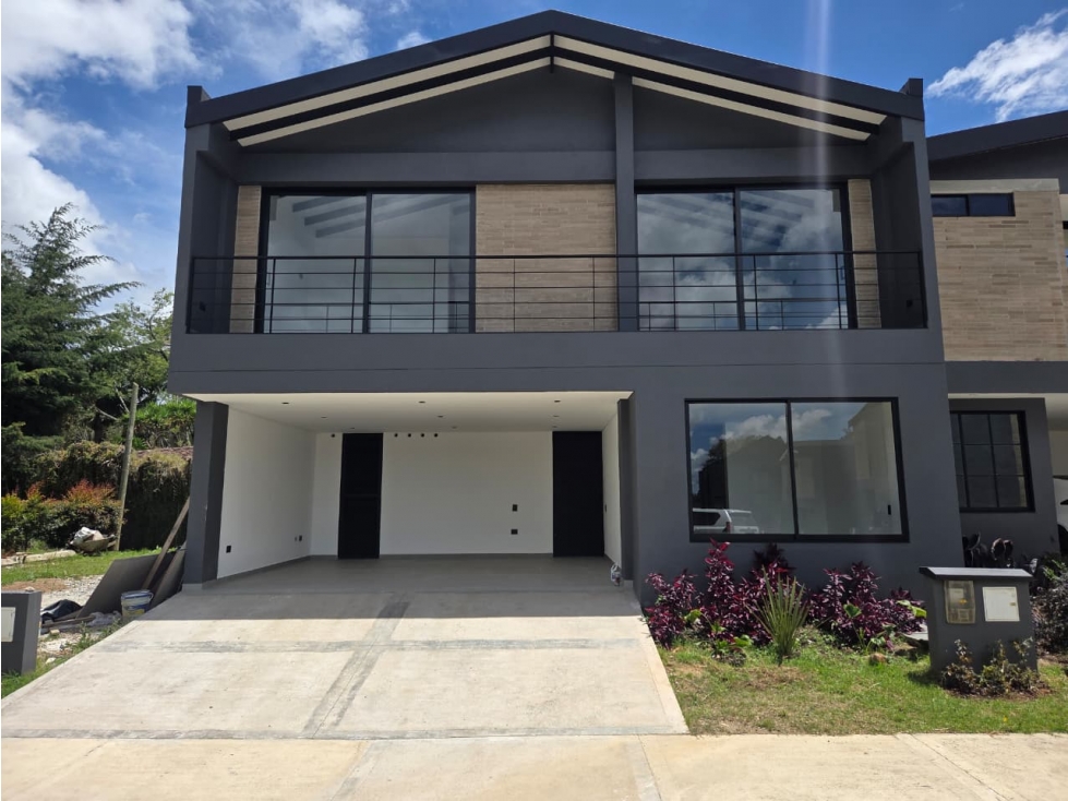 Casa en unidad cerrada - Rionegro - Pontezuela