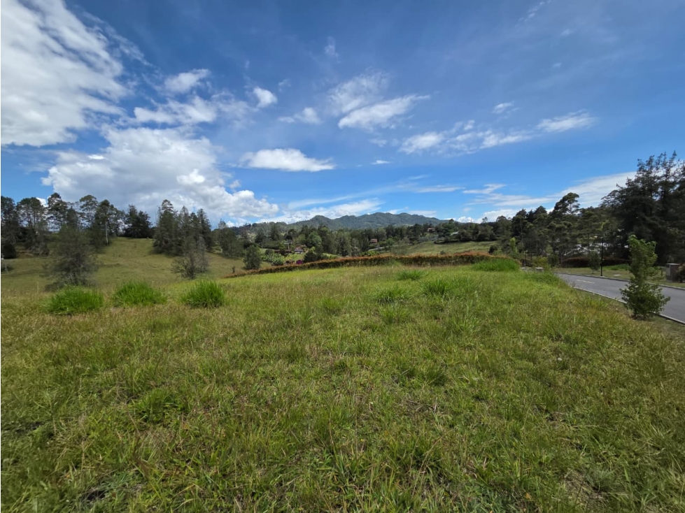 Lote en unidad cerrada - El Retiro - Sector Fizebad