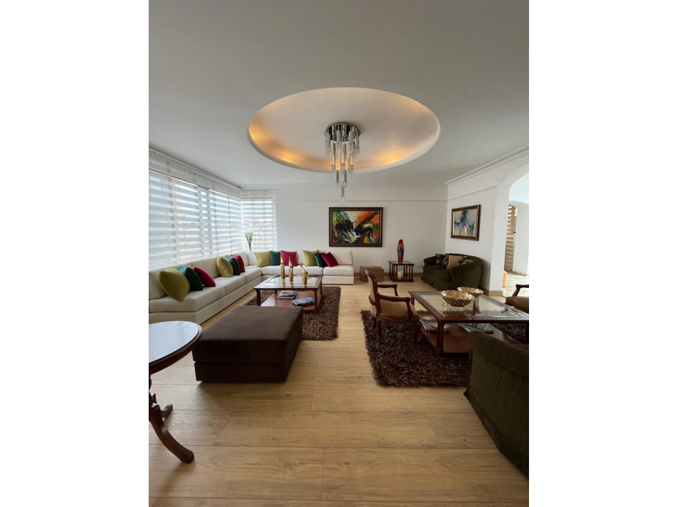 SE VENDE LINDO PENTHOUSE EN LA CAROLINA.