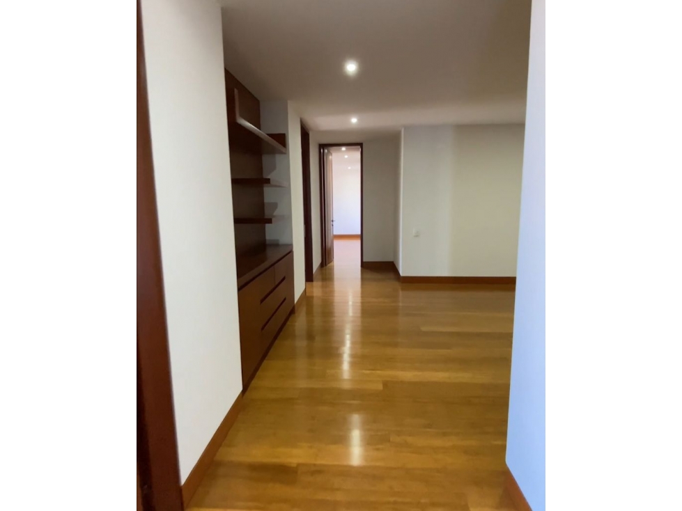 SE VENDE APARTAMENTO EN MULTICENTRO EN BOGOTA — foto 2